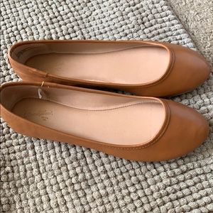 Round toe ballet flats